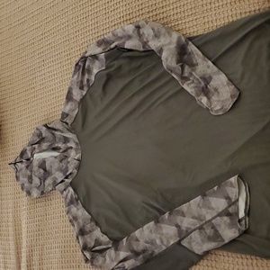 Nepallo hooded lightweight pullover